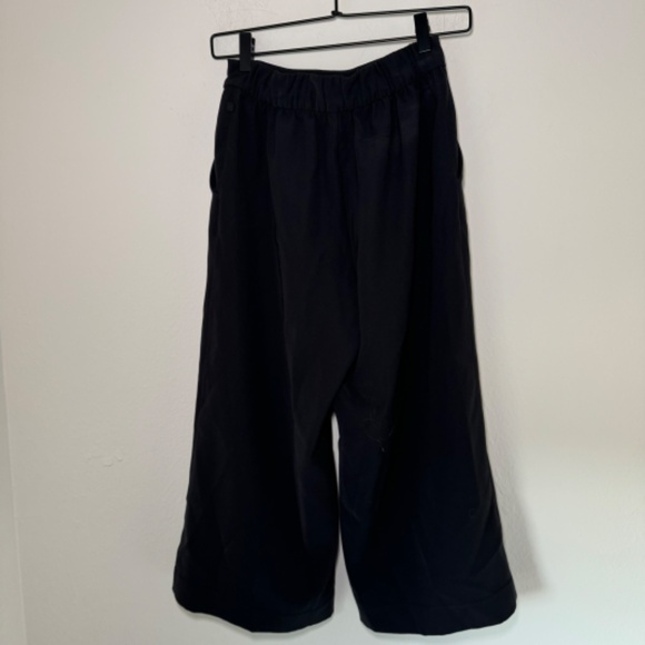 Lululemon Pants Women's Size 6 Black Noir Crop Waist Tie Flowy Office - Picture 9 of 9